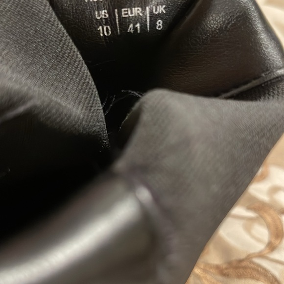 NWOT. ALDO leather pull on ankle boots. Size 10.   4” block heel, 1/2” platform - Picture 6 of 10